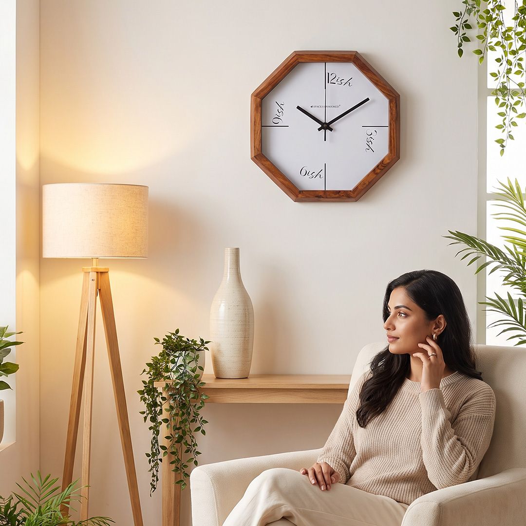 Brown teak wooden frames - Spaces Unhooked