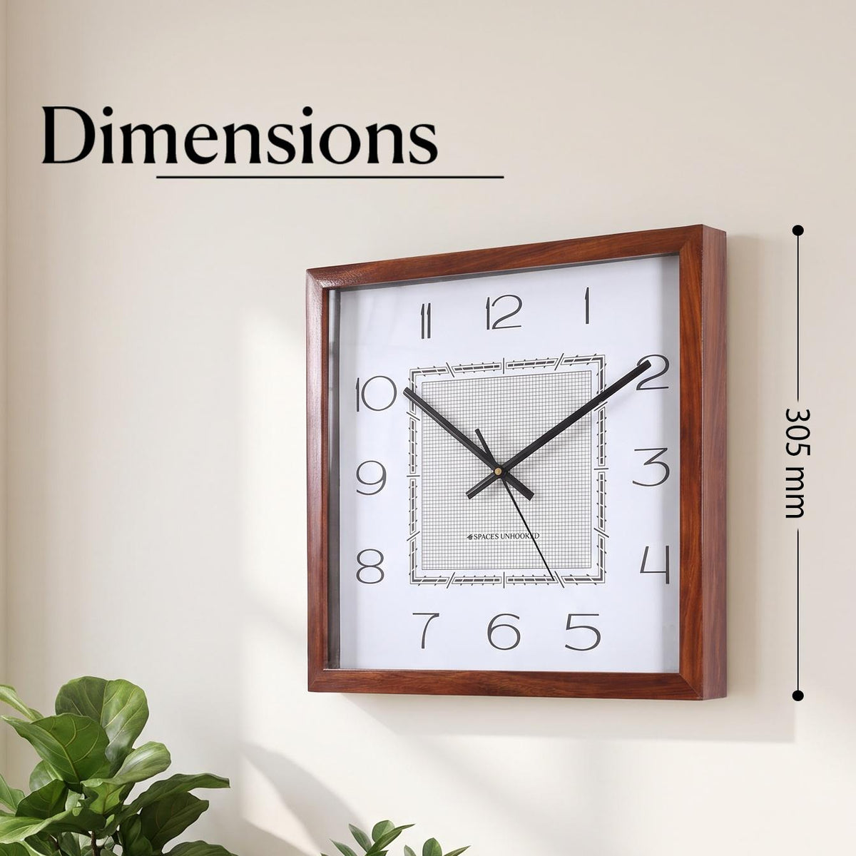 Close-up of the fine grid centre panel and stepped border on an art deco wall clock dial